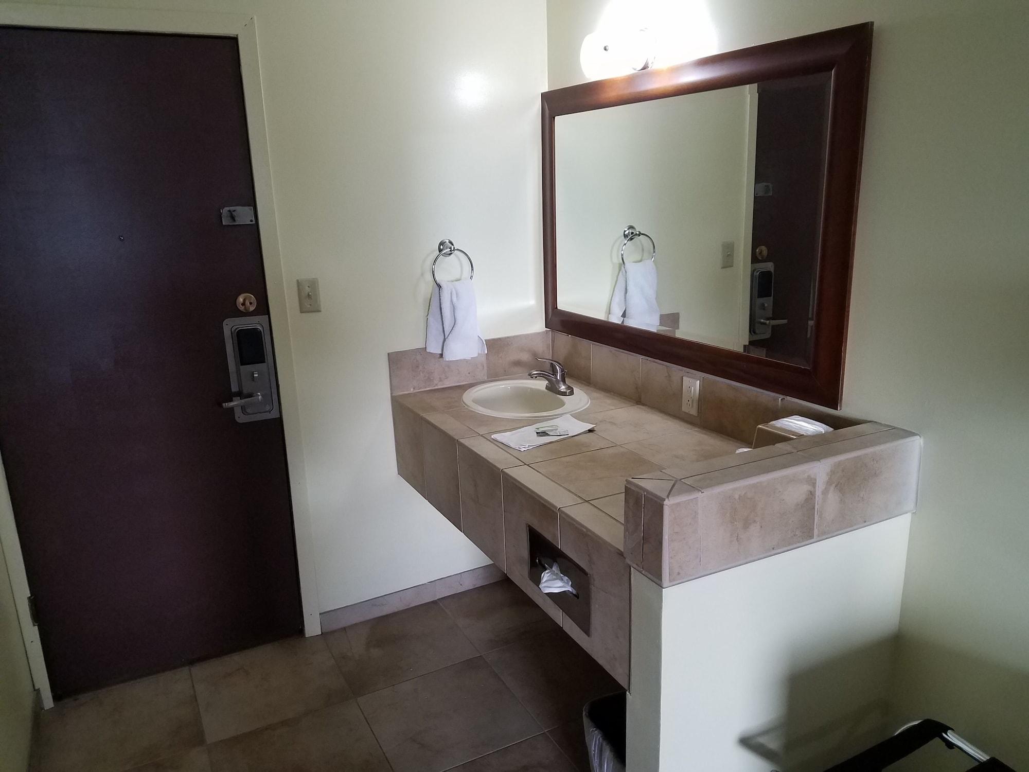 קירני Western Inn South מראה חיצוני תמונה