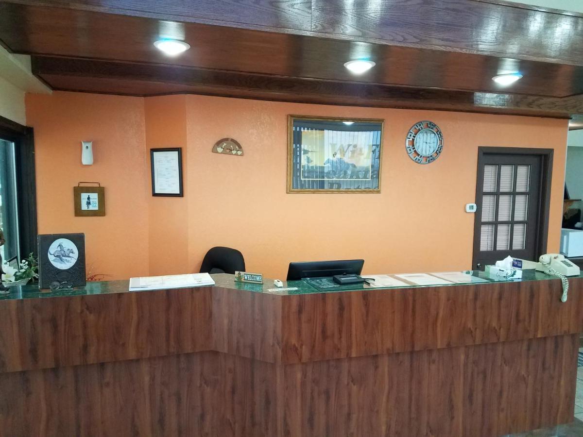 קירני Western Inn South מראה חיצוני תמונה